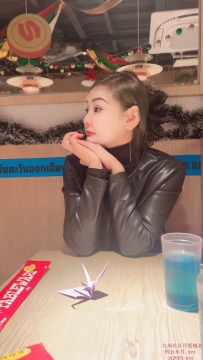 气质美女柔式服务安静