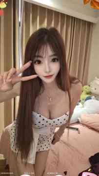👄白云小月激情舌吻